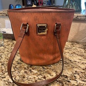 Dooney & Bourke